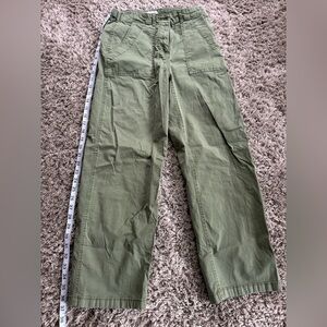 Nicole Miller, high rise , olive , khaki, pants size 2 adjustable button waist